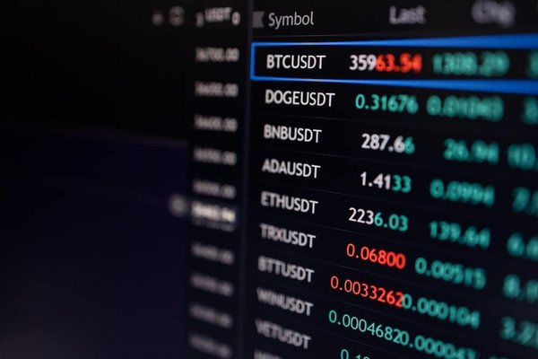 Quelles sont les fonctionnalités clés à rechercher dans une banque pro en ligne ?