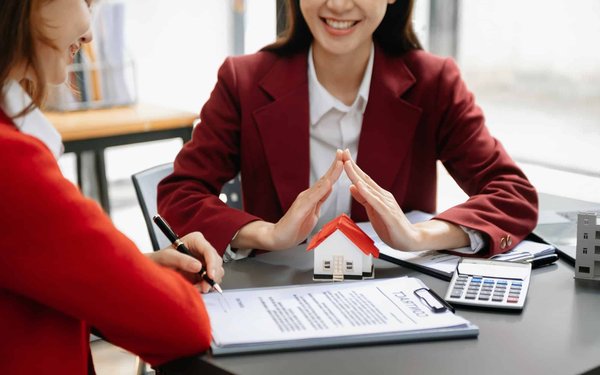 Découvrez les meilleures formations en service immobilier