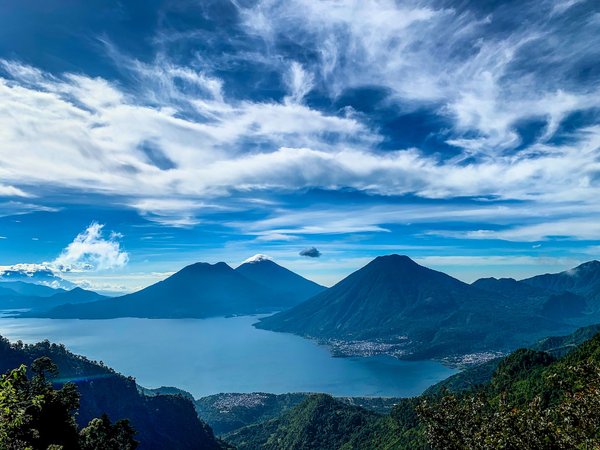 Le Guatemala : Guide ultime pour explorer ses trésors mayas, volcans impressionnants et le lac Atitlan